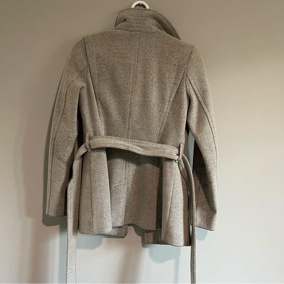 Light grey Babaton jacket - Picture 10 of 16